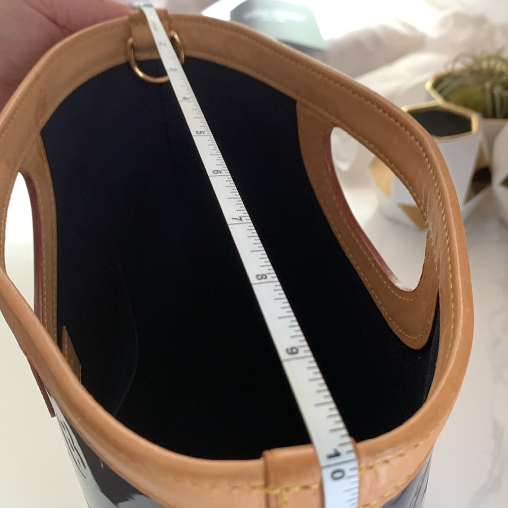 Louis Vuitton Vernis Tote - Picture 8 of 9